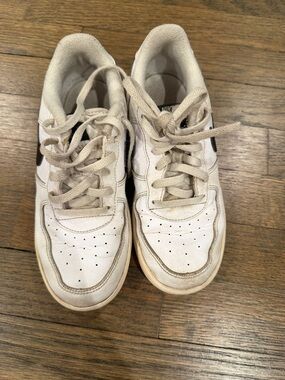 Nike White and Black Size Label Tag